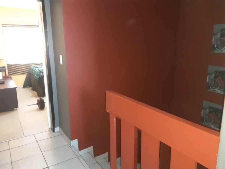 3 Bedroom Property for Sale in Mountain View Gauteng