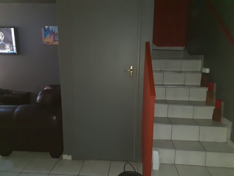 3 Bedroom Property for Sale in Mountain View Gauteng