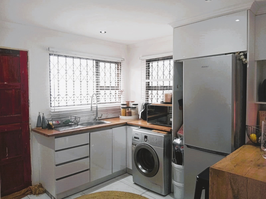 5 Bedroom Property for Sale in Roodekop Gauteng