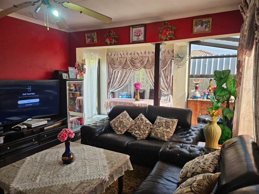 3 Bedroom Property for Sale in Albertsdal Gauteng