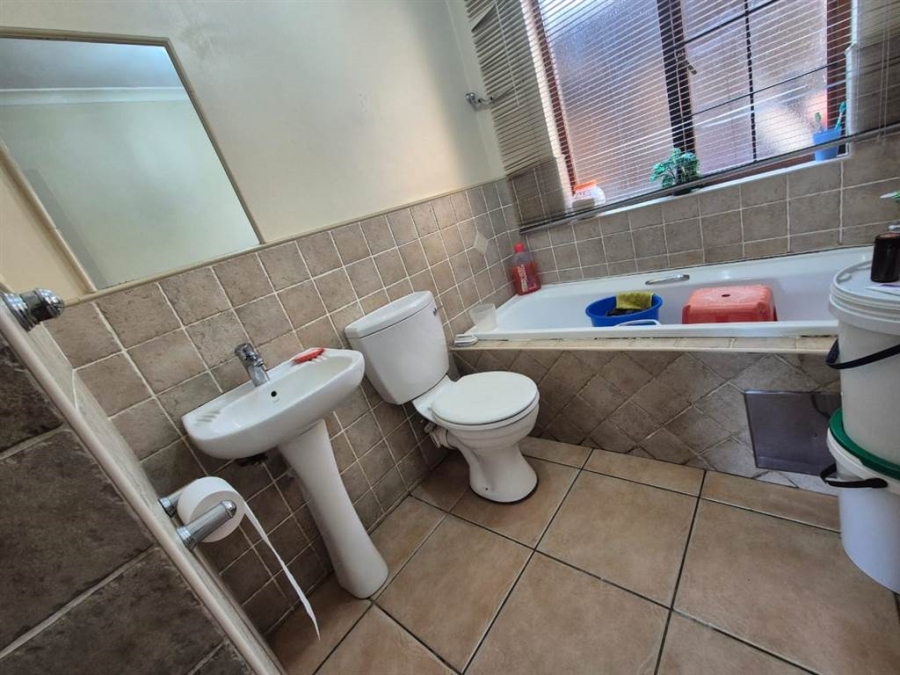 3 Bedroom Property for Sale in Albertsdal Gauteng