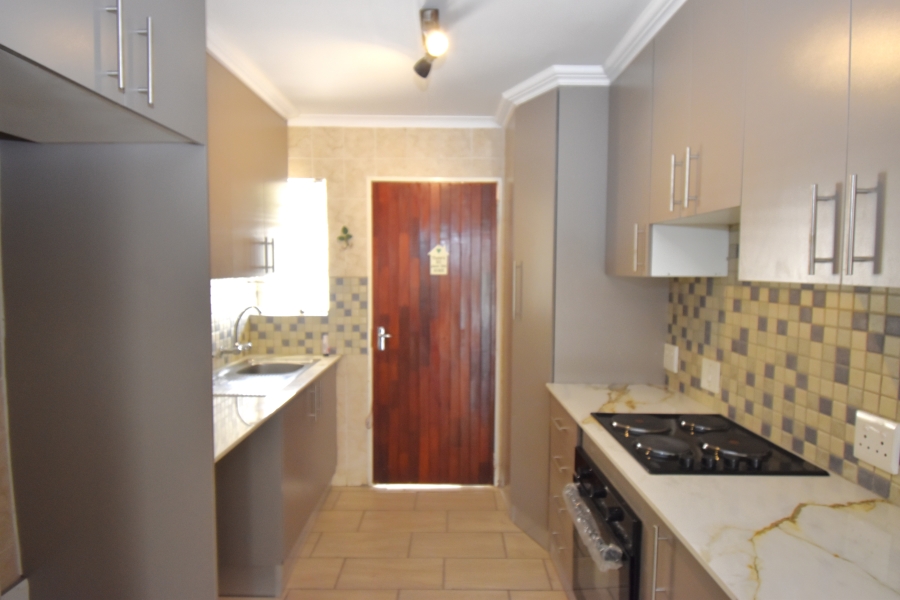 To Let 2 Bedroom Property for Rent in Sundowner Gauteng
