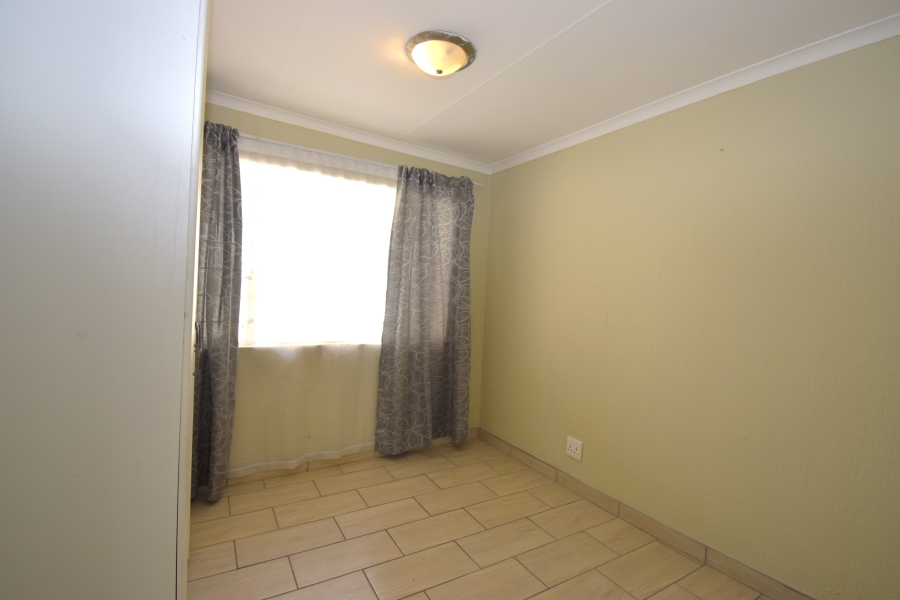 To Let 2 Bedroom Property for Rent in Sundowner Gauteng