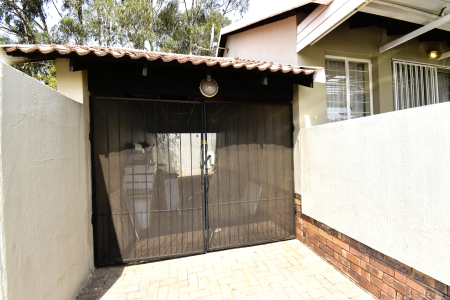 To Let 2 Bedroom Property for Rent in Sundowner Gauteng