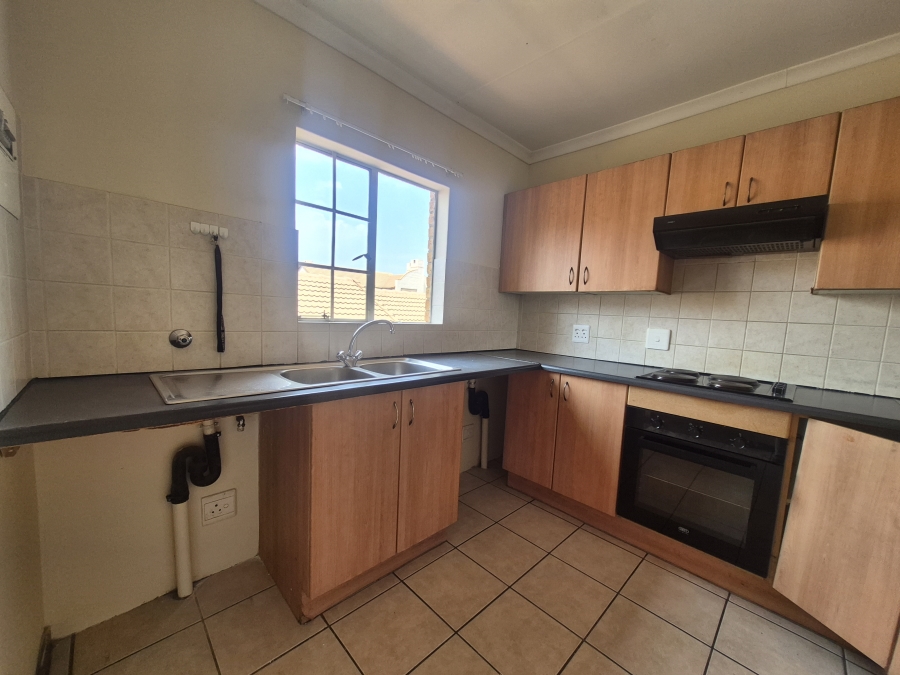 To Let 3 Bedroom Property for Rent in Noordwyk Gauteng