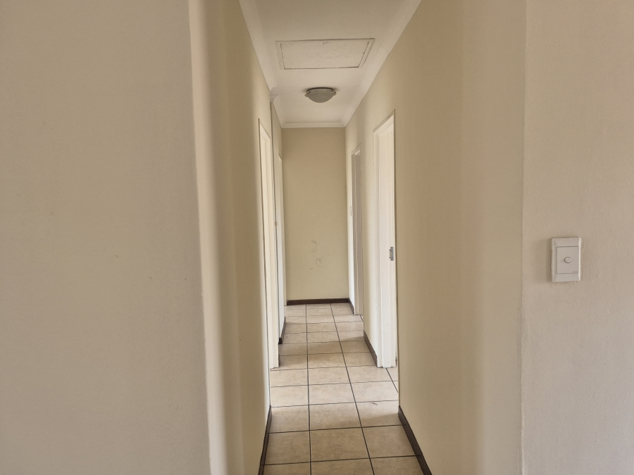 To Let 3 Bedroom Property for Rent in Noordwyk Gauteng