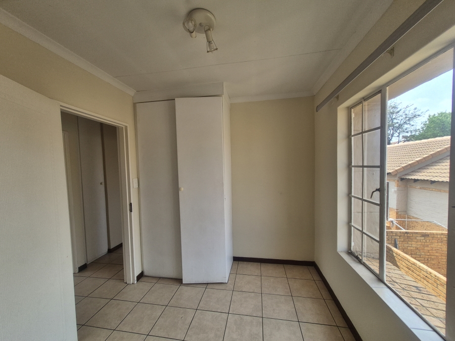 To Let 3 Bedroom Property for Rent in Noordwyk Gauteng