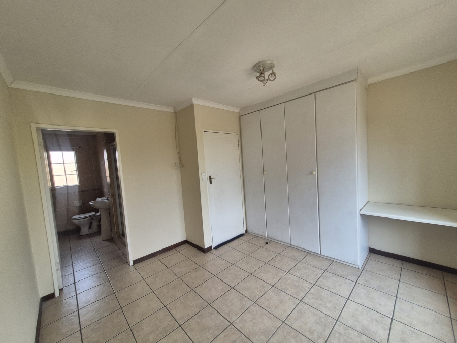 To Let 3 Bedroom Property for Rent in Noordwyk Gauteng