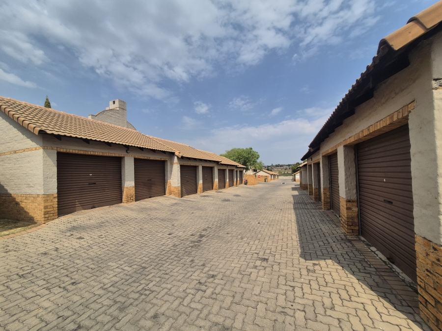 To Let 3 Bedroom Property for Rent in Noordwyk Gauteng