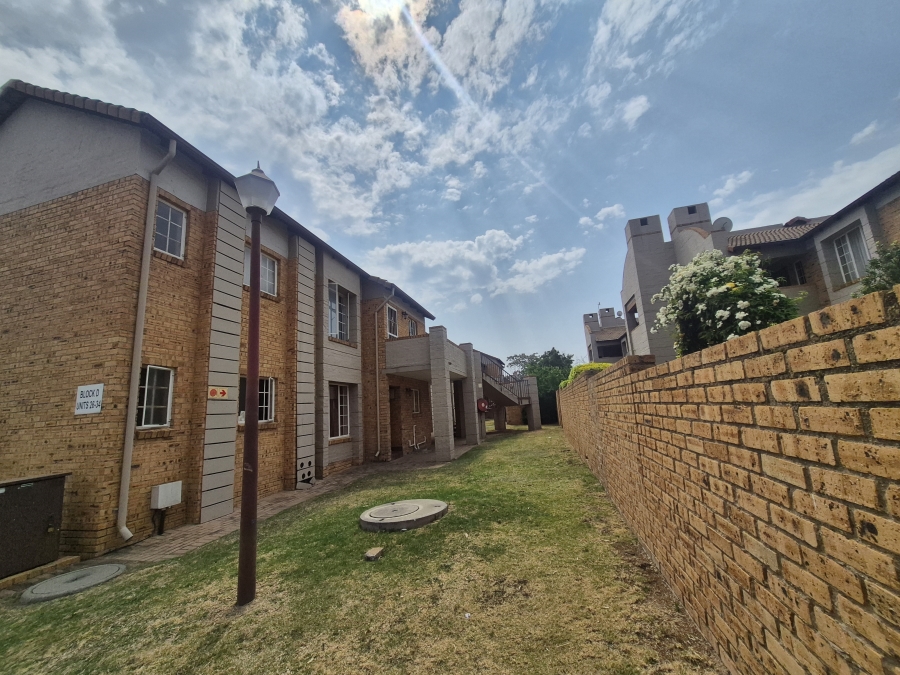 To Let 3 Bedroom Property for Rent in Noordwyk Gauteng