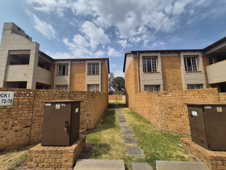 To Let 3 Bedroom Property for Rent in Noordwyk Gauteng