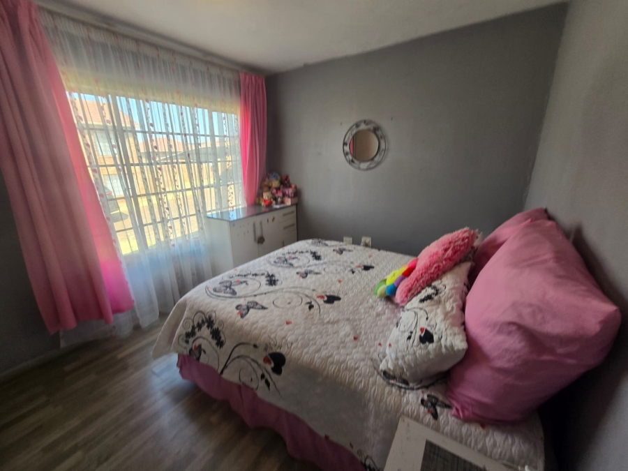2 Bedroom Property for Sale in South Crest Gauteng