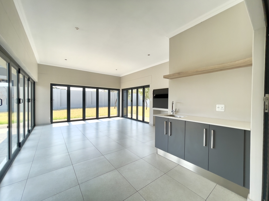 4 Bedroom Property for Sale in Midstream Estate Gauteng