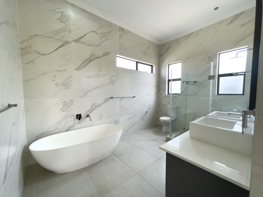 4 Bedroom Property for Sale in Midstream Estate Gauteng