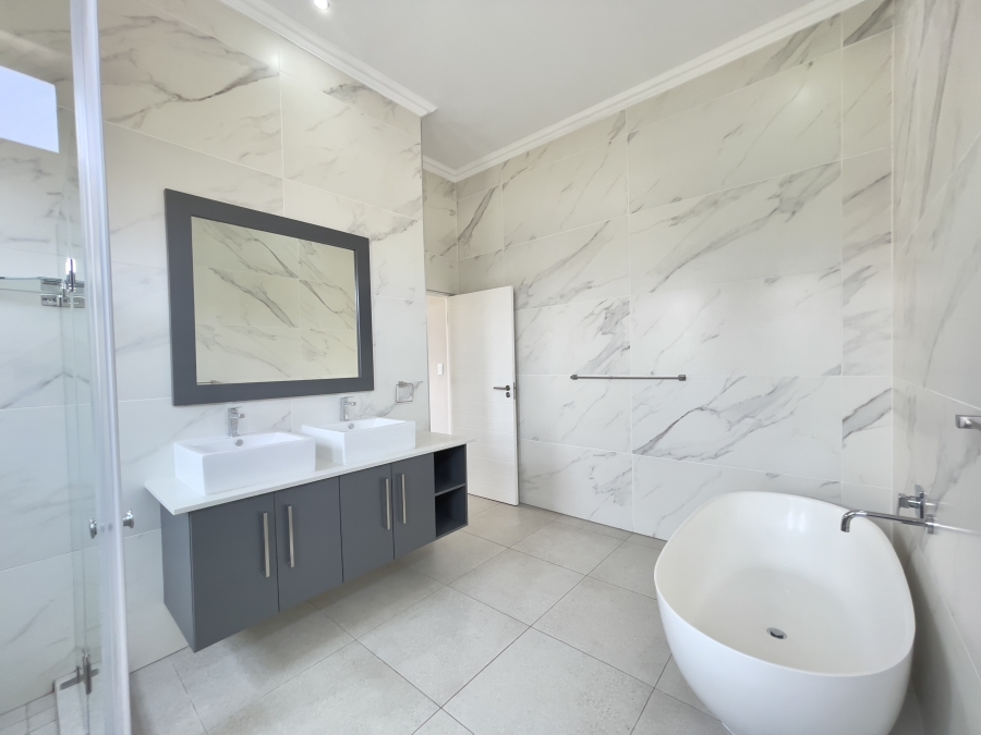 4 Bedroom Property for Sale in Midstream Estate Gauteng