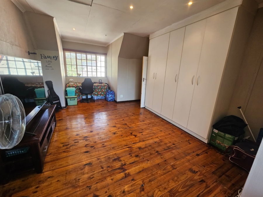 4 Bedroom Property for Sale in Brackendowns Gauteng