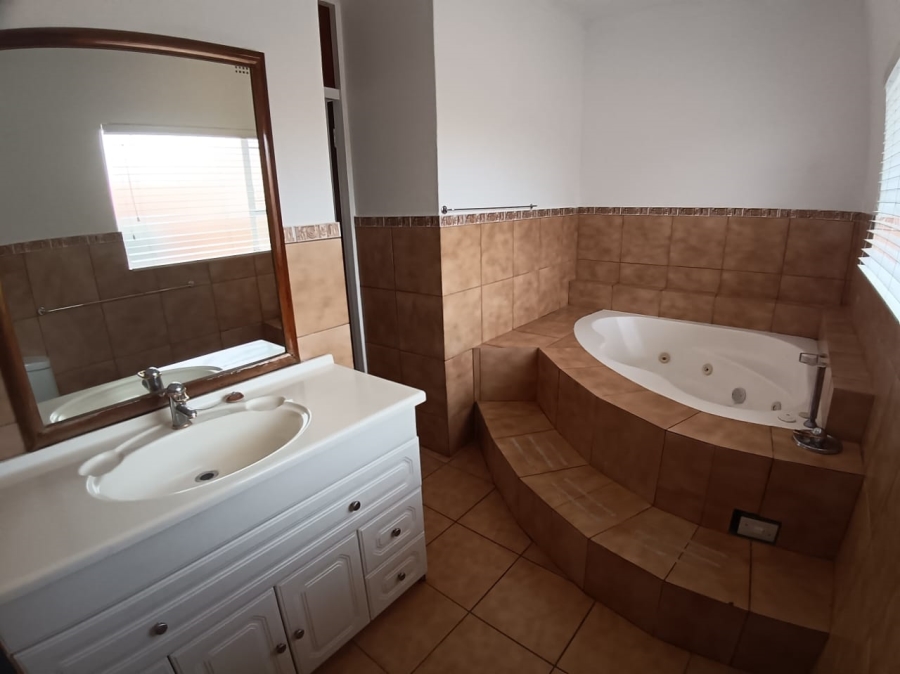 4 Bedroom Property for Sale in Dalpark Gauteng