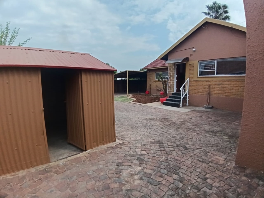 4 Bedroom Property for Sale in Dalpark Gauteng