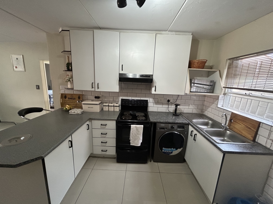 2 Bedroom Property for Sale in Vorna Valley Gauteng