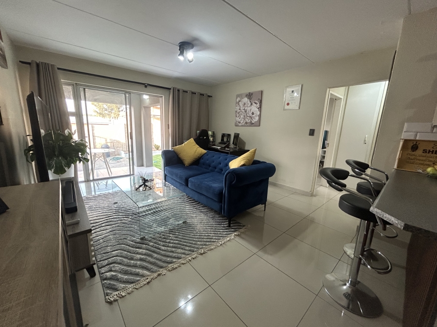 2 Bedroom Property for Sale in Vorna Valley Gauteng