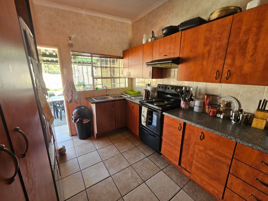 2 Bedroom Property for Sale in Brackendowns Gauteng