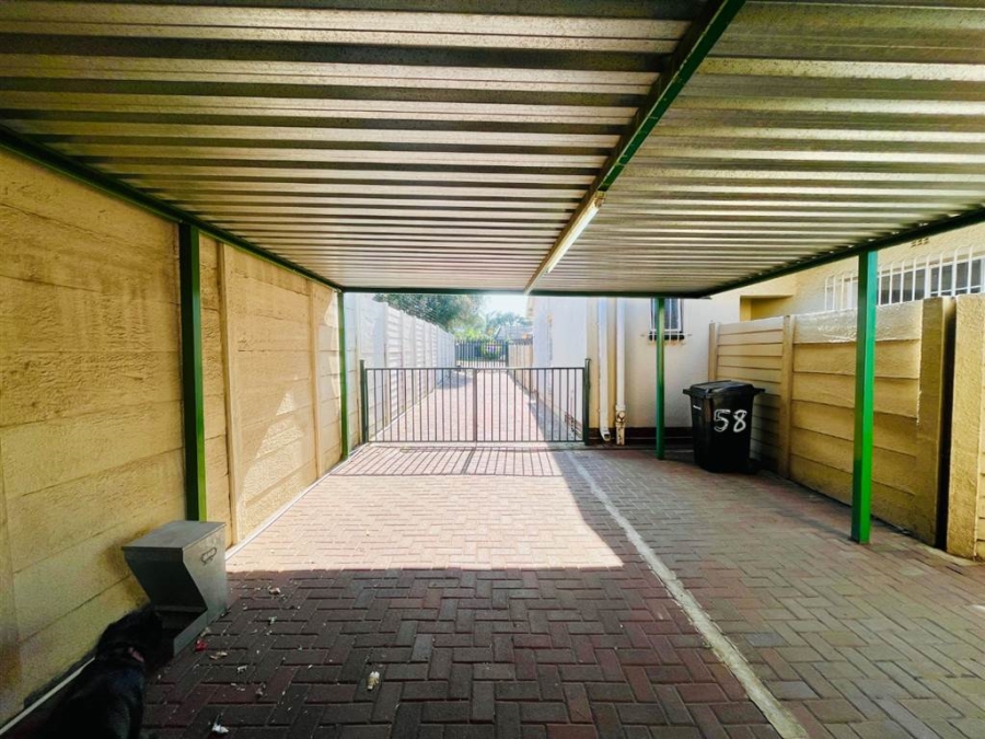 2 Bedroom Property for Sale in Brackendowns Gauteng