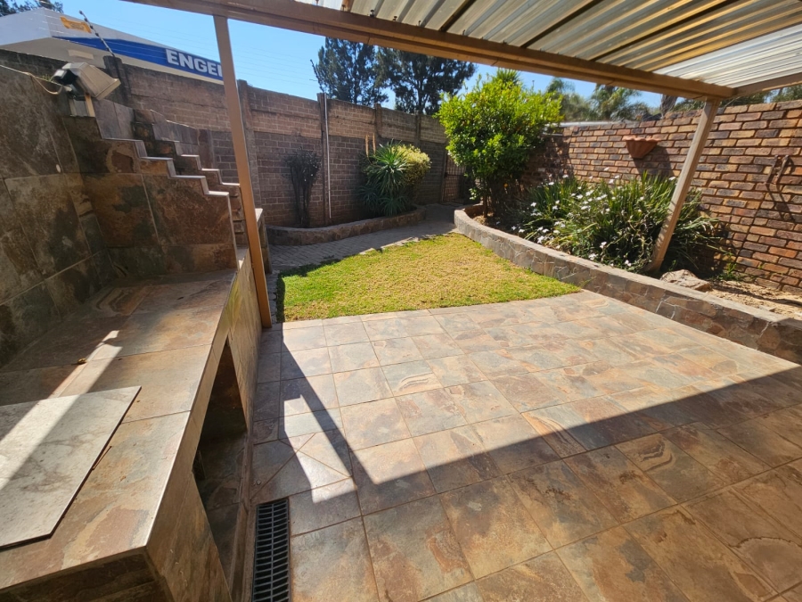 3 Bedroom Property for Sale in Brackendowns Gauteng