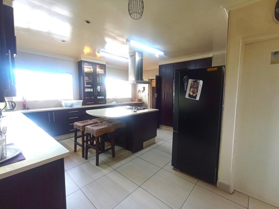 6 Bedroom Property for Sale in Winchester Hills Gauteng