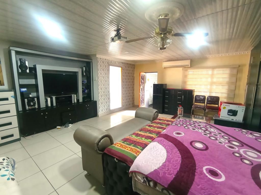 6 Bedroom Property for Sale in Winchester Hills Gauteng