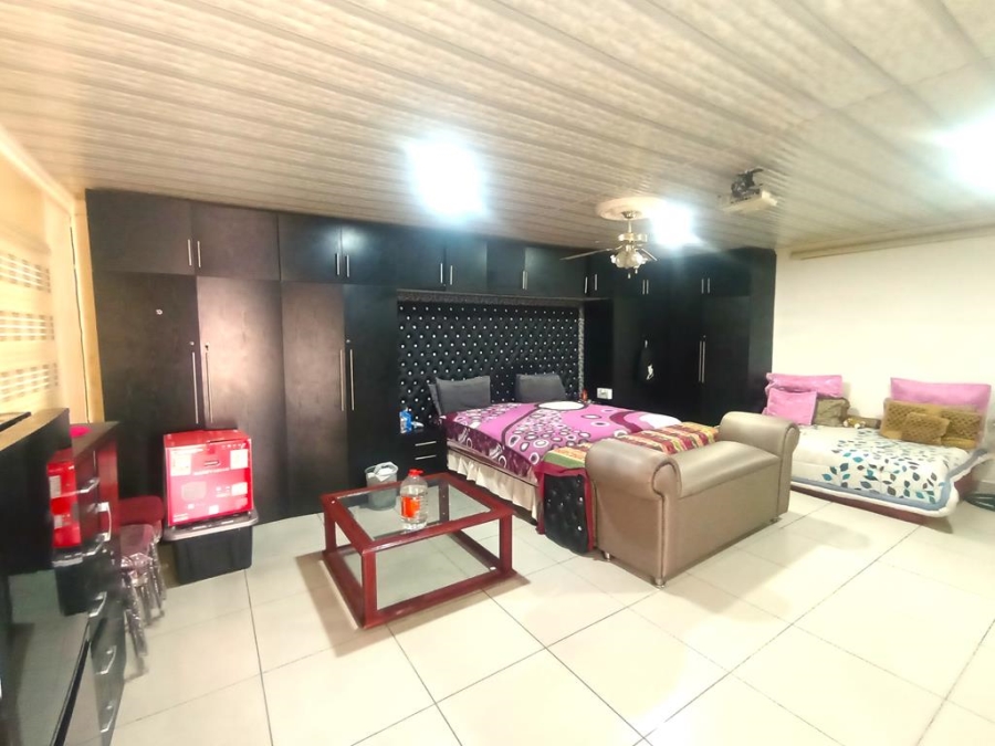 6 Bedroom Property for Sale in Winchester Hills Gauteng
