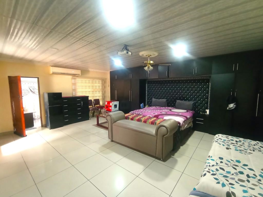 6 Bedroom Property for Sale in Winchester Hills Gauteng