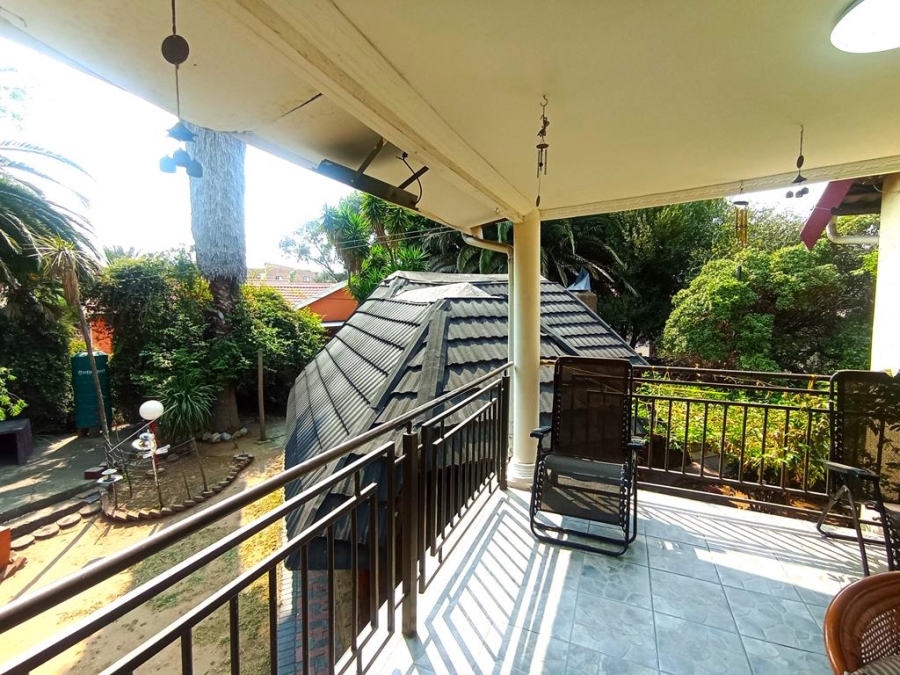 6 Bedroom Property for Sale in Winchester Hills Gauteng