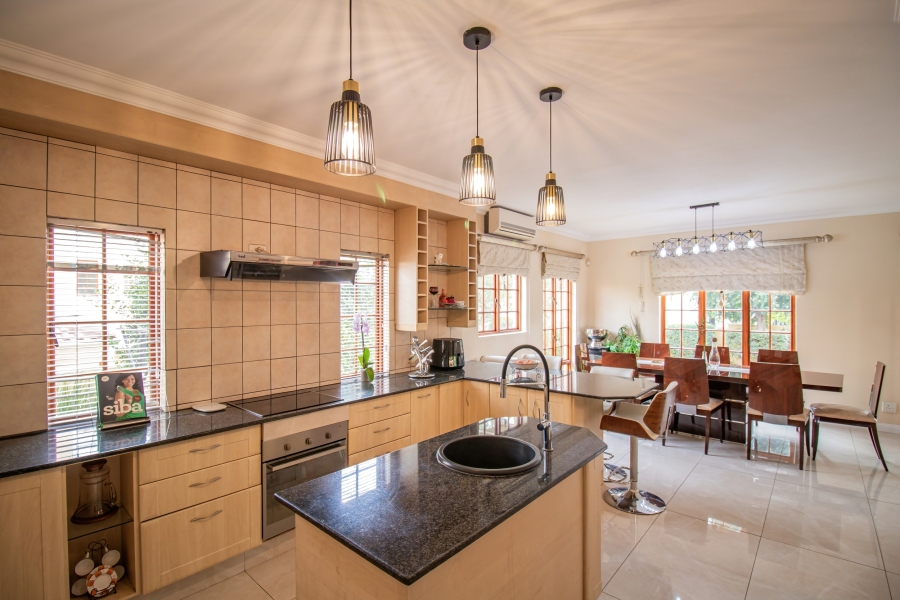 5 Bedroom Property for Sale in Kyalami Hills Gauteng
