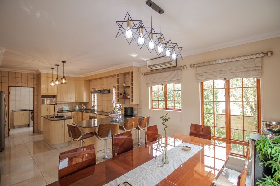 5 Bedroom Property for Sale in Kyalami Hills Gauteng