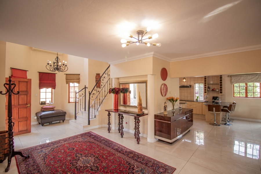 5 Bedroom Property for Sale in Kyalami Hills Gauteng
