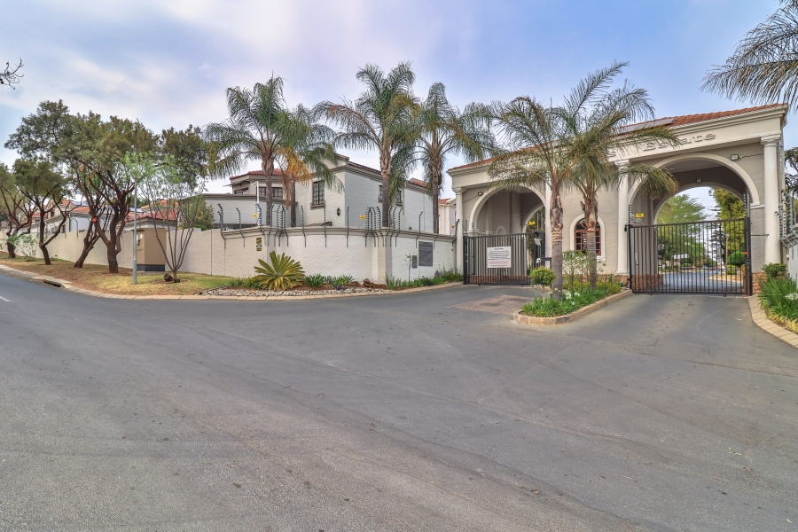 5 Bedroom Property for Sale in Kyalami Hills Gauteng
