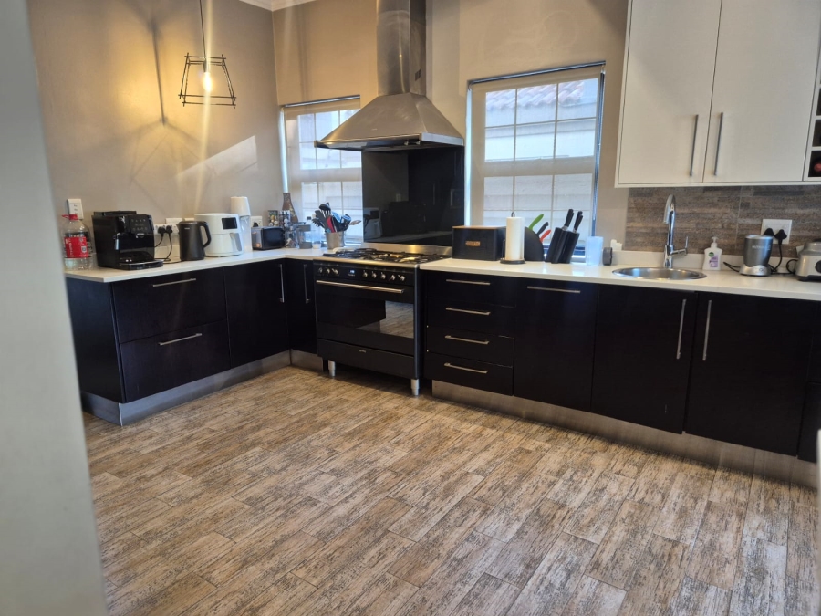 To Let 4 Bedroom Property for Rent in Khyber Rock Gauteng