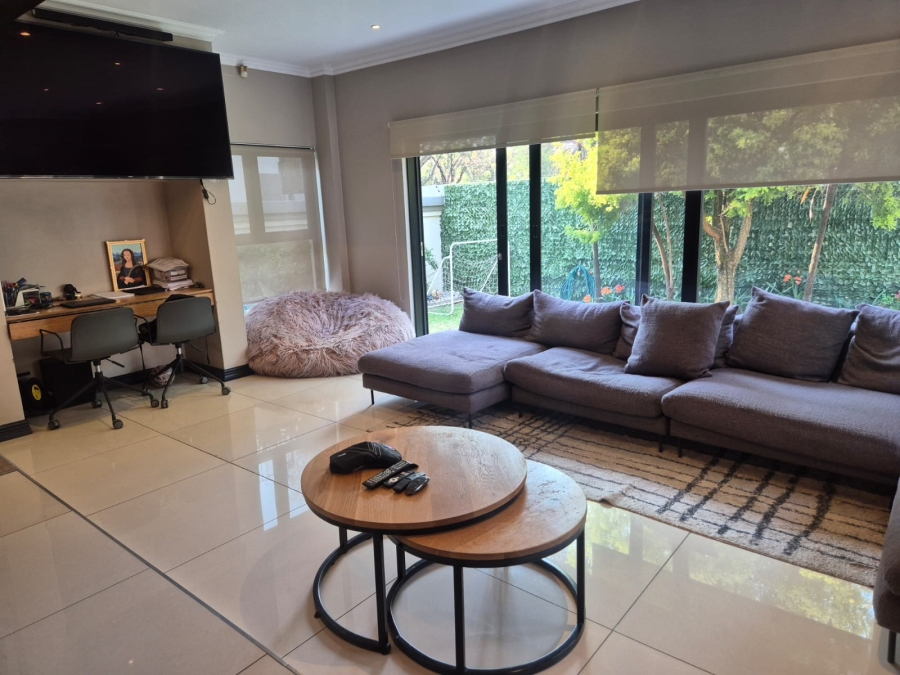To Let 4 Bedroom Property for Rent in Khyber Rock Gauteng