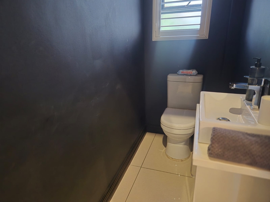 To Let 4 Bedroom Property for Rent in Khyber Rock Gauteng