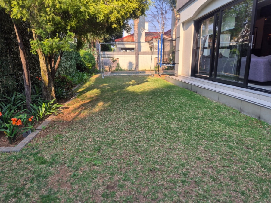 To Let 4 Bedroom Property for Rent in Khyber Rock Gauteng