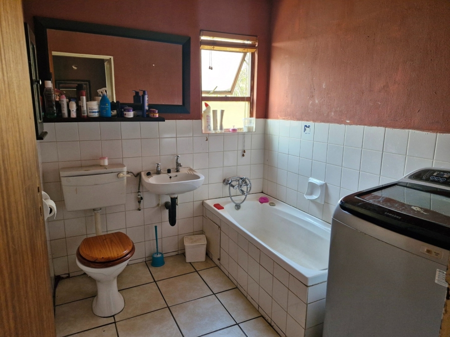 3 Bedroom Property for Sale in Birchleigh North Gauteng