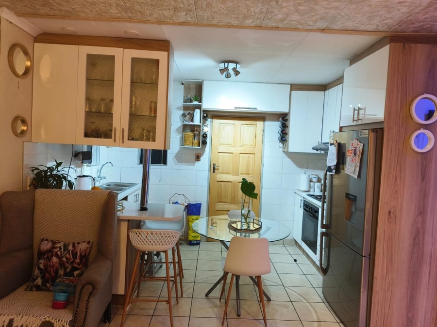 3 Bedroom Property for Sale in Albertsdal Gauteng