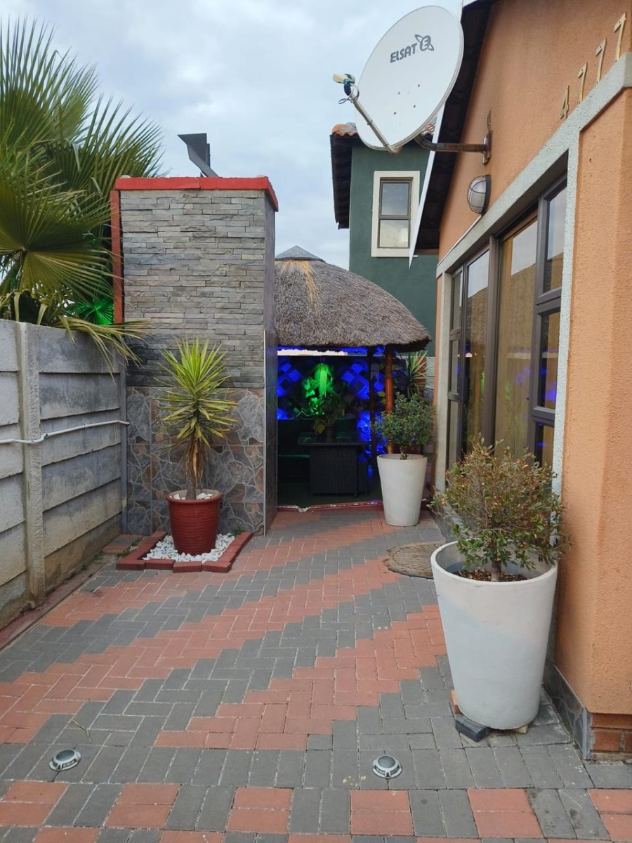 3 Bedroom Property for Sale in Albertsdal Gauteng