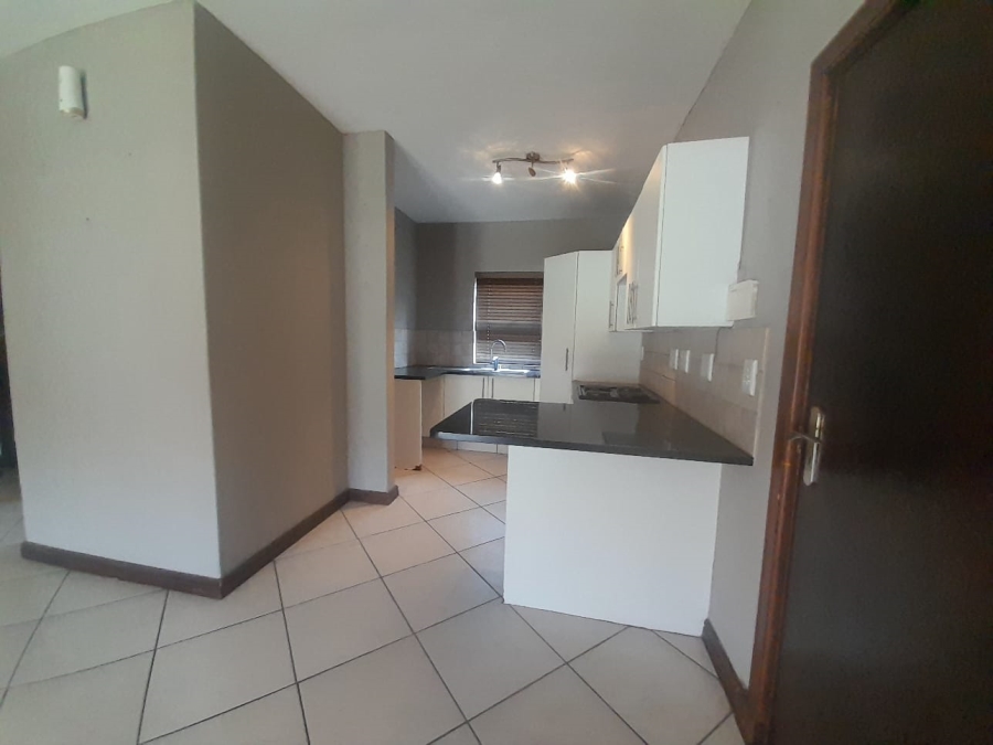 To Let 2 Bedroom Property for Rent in Honeydew Grove Gauteng