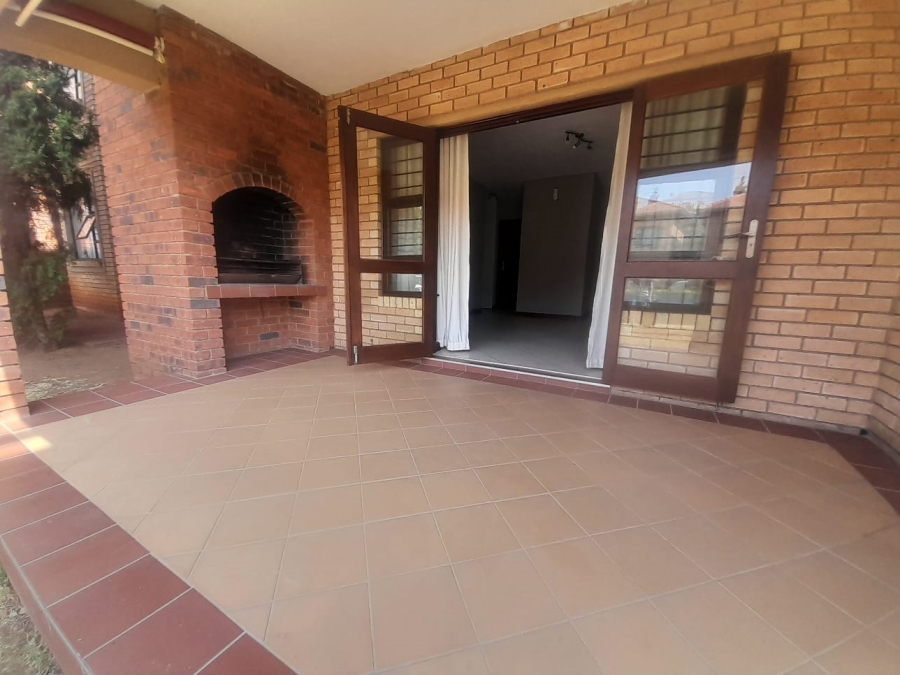 To Let 2 Bedroom Property for Rent in Honeydew Grove Gauteng