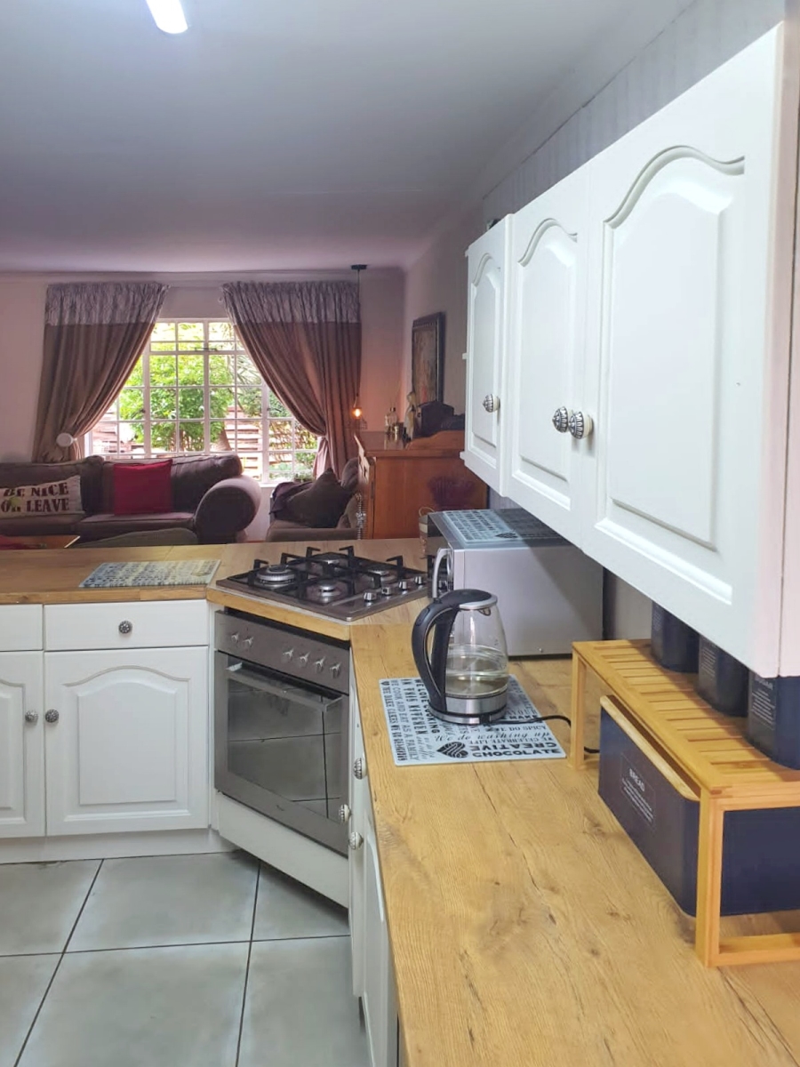 To Let 2 Bedroom Property for Rent in Helderkruin Gauteng