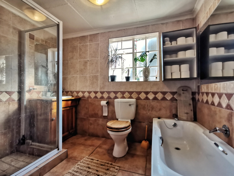 To Let 2 Bedroom Property for Rent in Helderkruin Gauteng