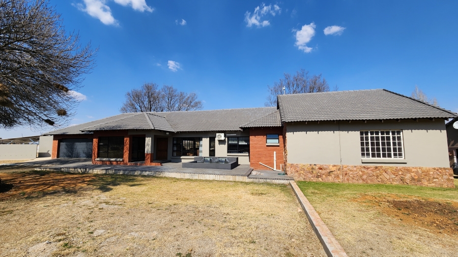 3 Bedroom Property for Sale in Noycedale Gauteng