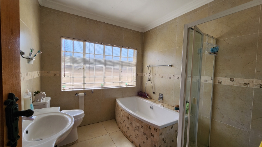 3 Bedroom Property for Sale in Noycedale Gauteng