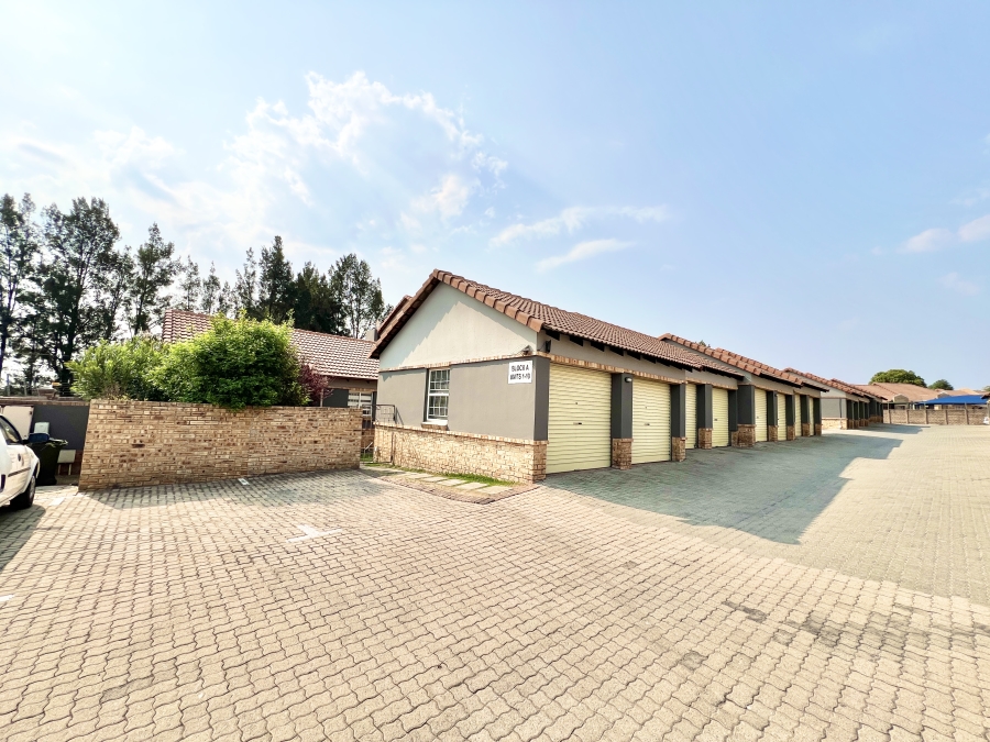 3 Bedroom Property for Sale in Noordwyk Gauteng